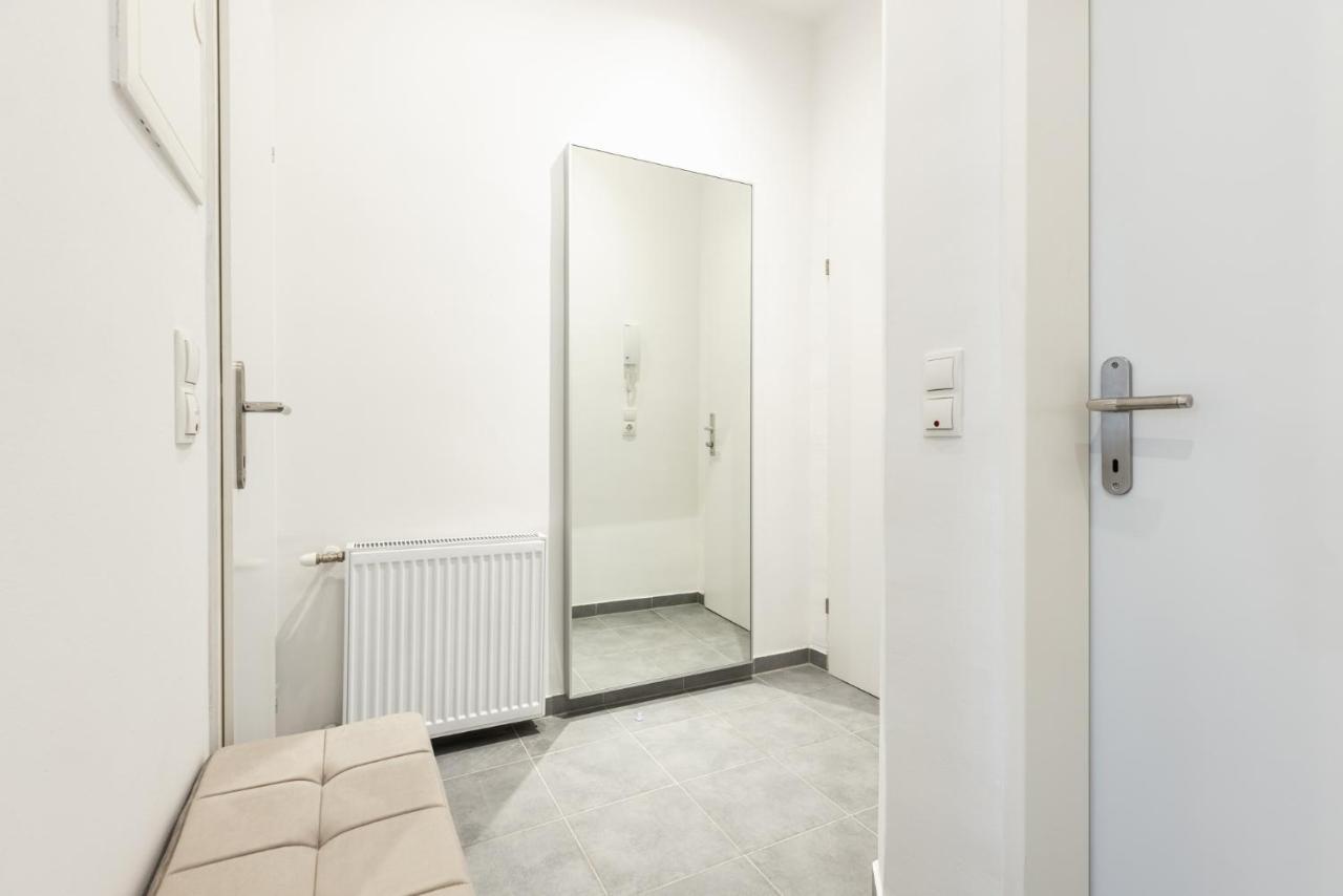 Modern Apartment Next To Subway Station Vienna Exterior photo